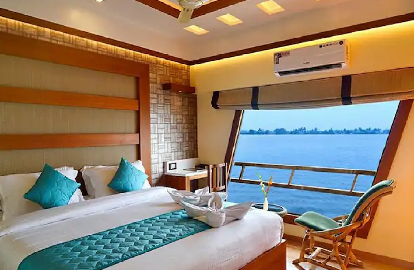 top 1 Bedroom Houseboat in Alleppey